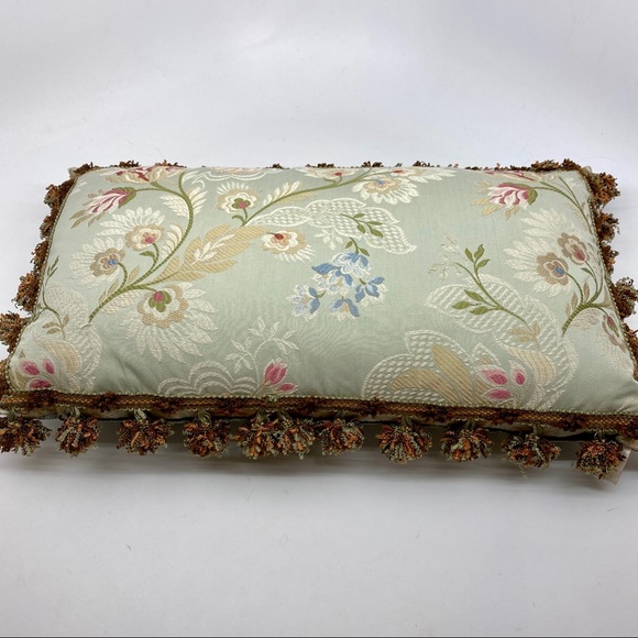 NWOT $250 Lillian August custom pillow - Picture 6 of 7